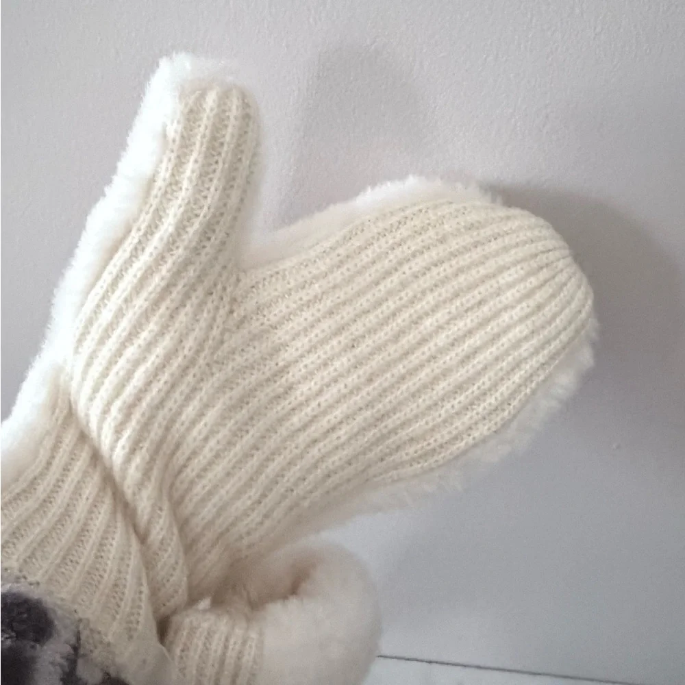 House of Harlow 1960 Ivory Fleece Mittens